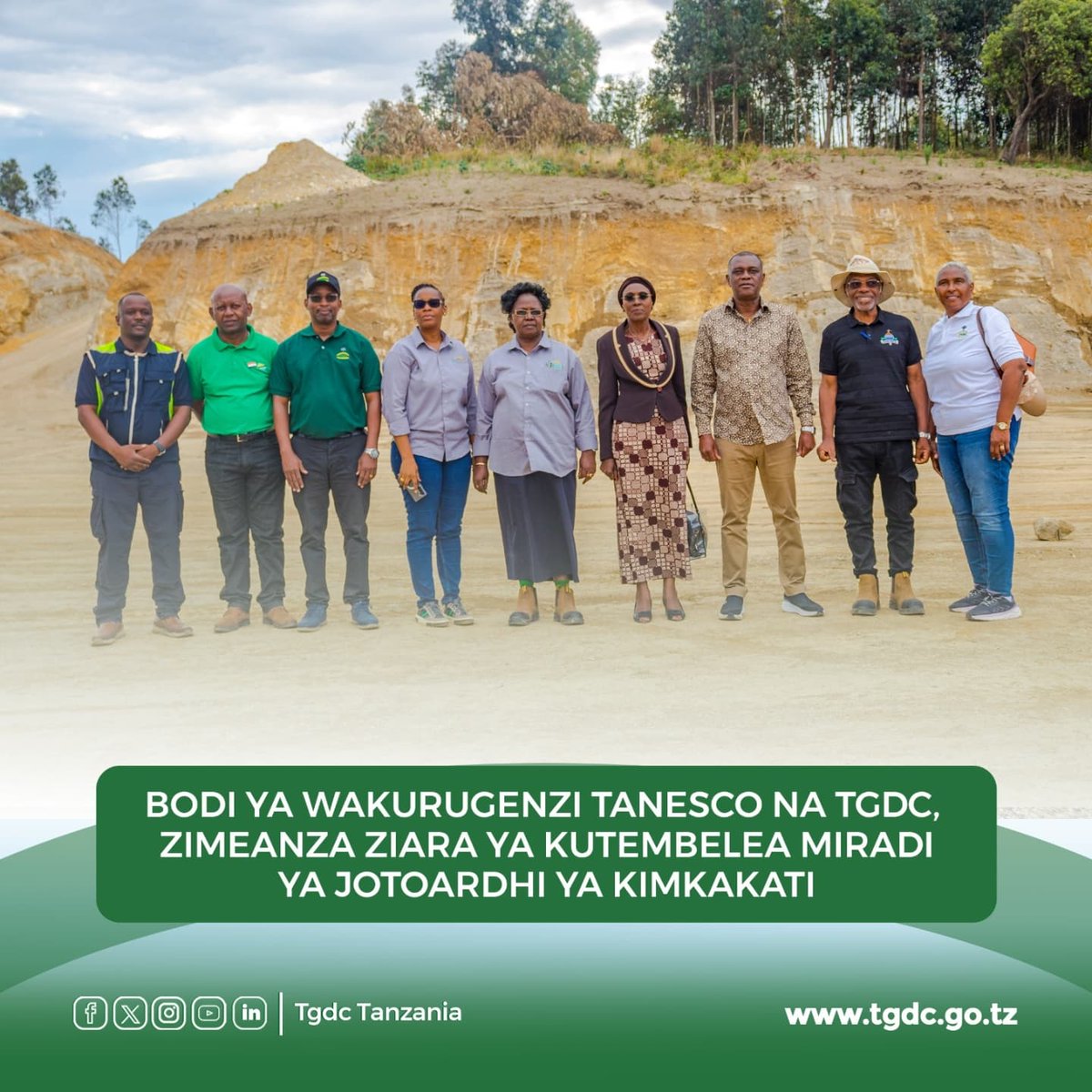 TGDCTanzania's tweet photo. Bodi ya Wakurugenzi ya Shirika la Umeme Tanzania TANESCO kwa kushirikiana na ya Kampuni ya Uendelezaji Jotoardhi Tanzania TGDC imeanza ziara ya siku 08 tangu leo tarehe 04 Novemba, 2024 kutembelea miradi ya kimkakati inayotekelezwa na Kampuni tanzu hiyo ya TANESCO.

Bodi hiyo inaongozwa na Makamu Mwenyekiti wa Bodi ya Wakurugenzi , Balozi Zuhura Bundala ambaye ameambatana na wajumbe wengine.

Vilevile  Bodi ya Wakurugenzi ya TGDC, ikiongozwa na mwenyekiti wake Prof. Shubi Kaijage akiongozana na baadhi ya wajumbe wa Bodi ya Wakurugenzi wa TGDC waliungana na baadhi ya wawakilishi wa  menejimenti ya Kampuni hiyo kwenye ziara hiyo.

Leo, msafara huo umeanza kwa kutembelea mradi wa Jotoardhi Ngozi kwa kujionea taratibu za uchimbaji pamoja na kujengewa uelewa wa rasilimali hii adhimu nchini kwetu kupitia kwa Meneja Mkuu wa TGDC Mha. Mathew Mwangomba pamoja na wataalamu wengine. 

Siku ya  kesho tarehe 5 Oktoba, 2024 ziara hii itaendelea katika Halmashauri ya Wilaya ya Busekelo, Wilayani Rungwe kwa kutembelea mradi wa Kiejo-Mbaka.

Lengo la ziara hii ni kujionea maendeleo  na hatua za uendelezwaji wa miradi hii muhimu ya jotoardhi itakayochangia katika maendeleo ya nishati endelevu nchini.