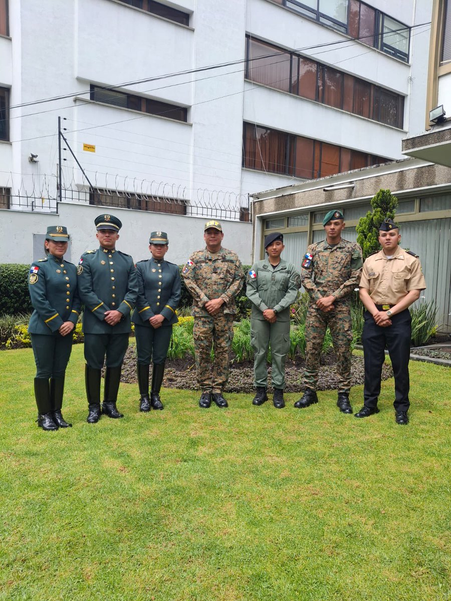 Embajada de Panamá en Colombia tweet media