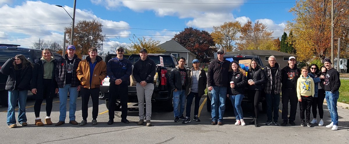 Welland Fire and Emergency Services would like to thank all of our staff (across multiple divisions) who came out to support the Welland Food Drive this past weekend. We'd also like to thank all of the community members who donated groceries to this very important cause.