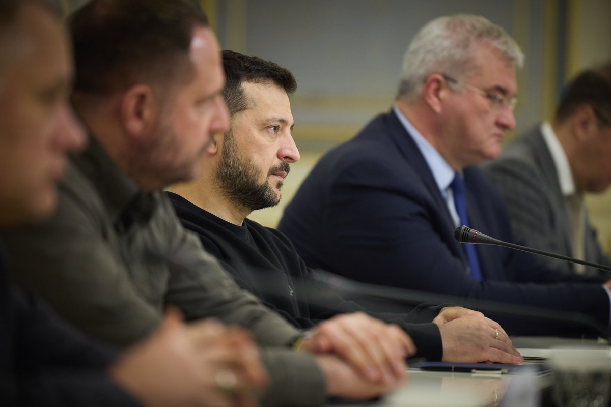 Volodymyr Zelenskyy / Володимир Зеленський tweet media