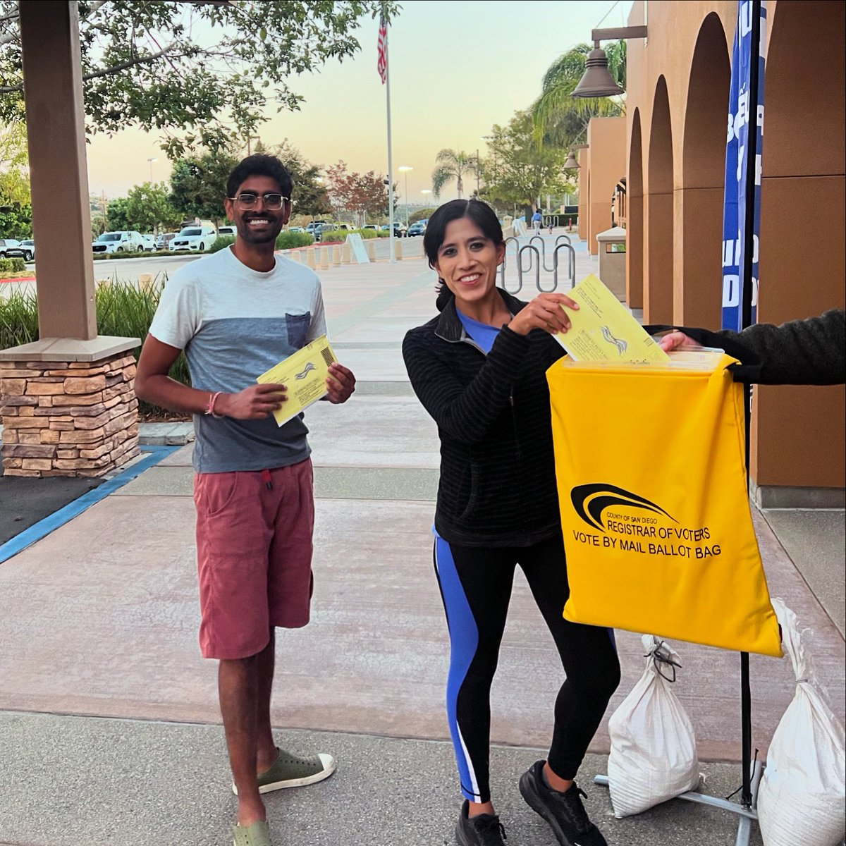 priyabhatpatel's tweet photo. We voted 🗳️✅. Did you?
Make sure to vote on or before November 5th. If you’re mailing your ballot in, it must be postmarked by November 5th to count.
#getoutthevote #gotv #vote #votevotevote #whenweallvote #millennials #genz https://t.co/xpX29LIUsQ