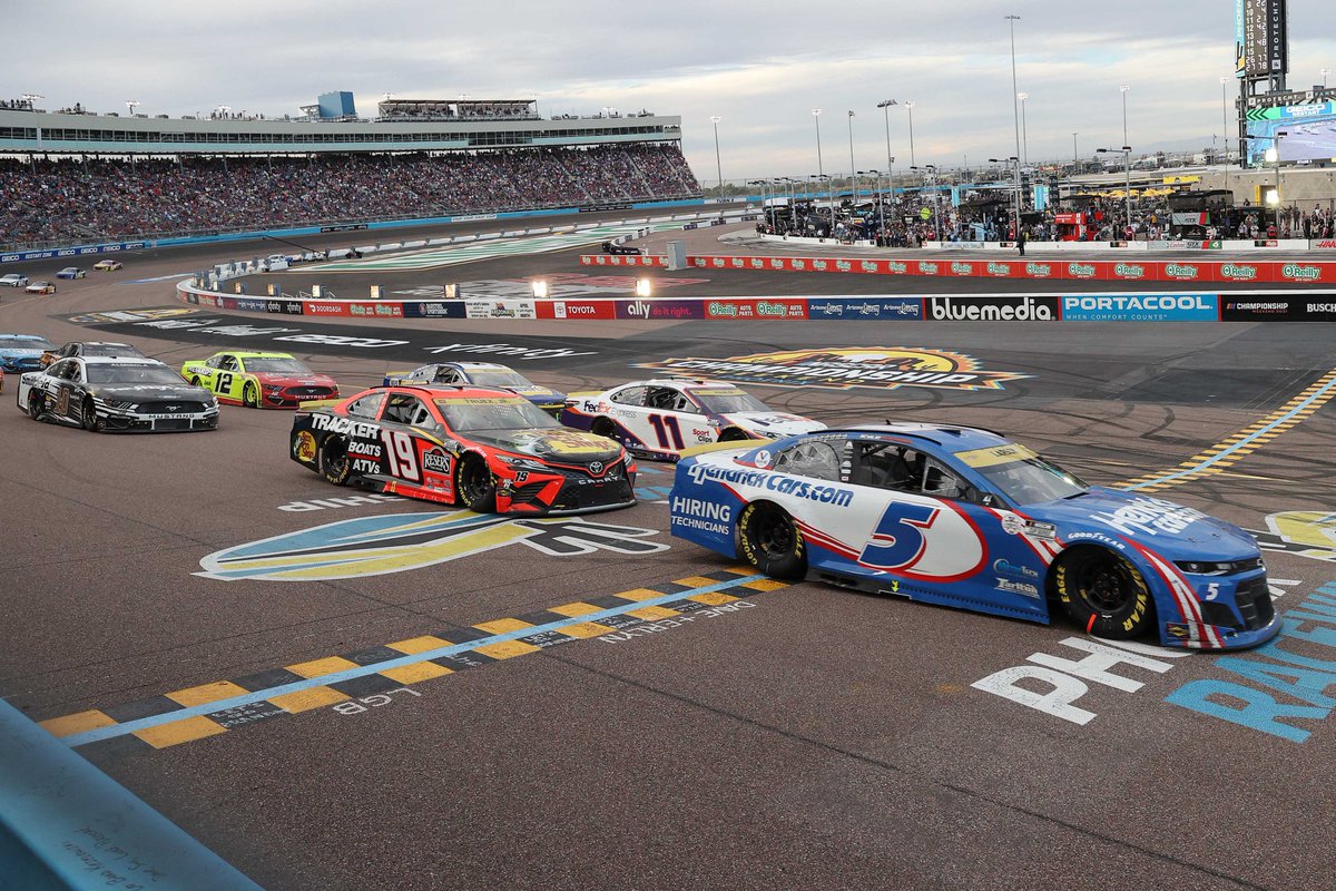 AdventJets's tweet photo. Feel the need for speed? THIS WEEKEND!
We have your Championship weekend experience in Phoenix.

@nascar

#Friday #Saturday #Sunday #Phoenix #VIP #weekend #Novemebr #NASCAR #nascarexperience #nascardestinon #innercircle #carracing #pitpass #speed #Cevorlet #Toyota #Ford https://t.co/T9jITSc0jQ