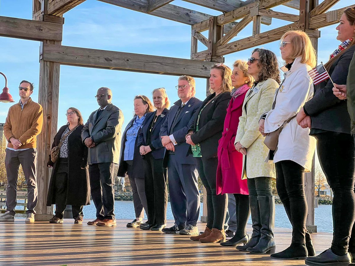 Ken Jenkins tweet media