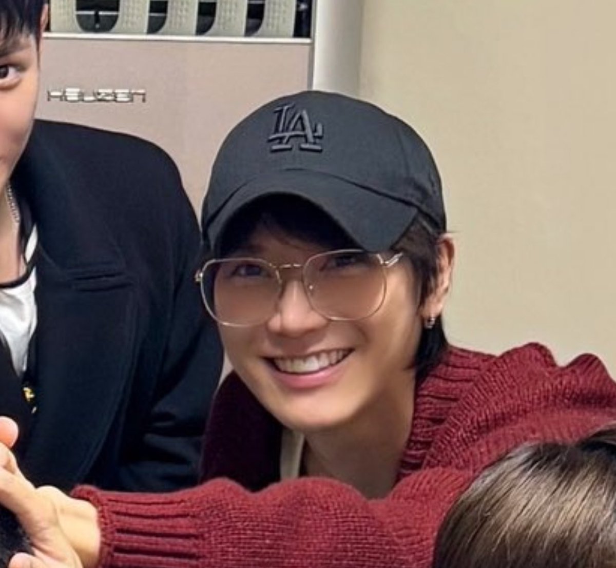 ใครจะรุ้ ว่าคนที่หน้าหวานสุดในนี้มันเคยโกนหัวก่อนเพื่อนด้วยซ้ำ