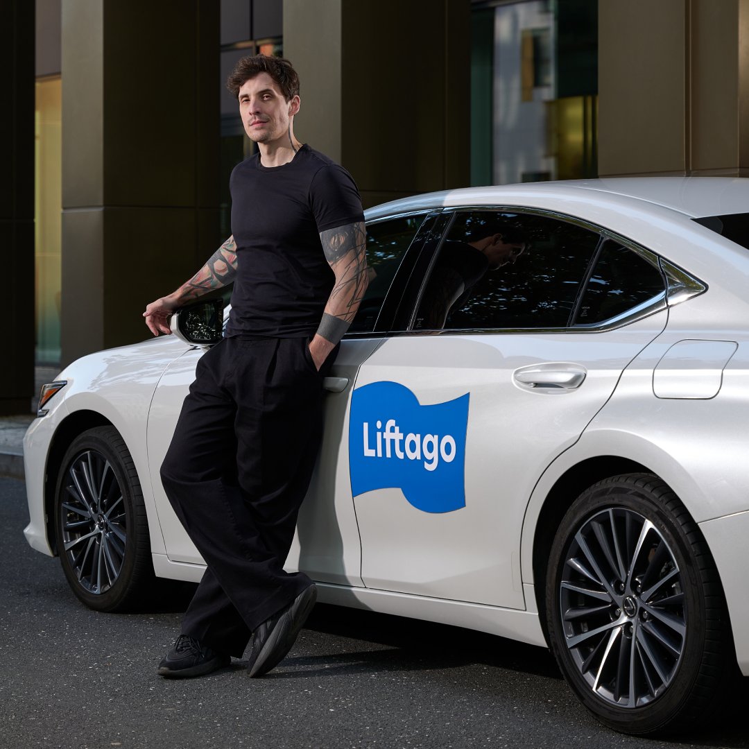 Liftago (@liftago) on Twitter photo Spojili jsme síly s <a href="/cestmirstrakaty/">Čestmír Strakatý</a>! Jsme česká značka, které není jedno dění v naší společnosti, a proto podporujeme Čestmírovu tvorbu. Vážíme si toho, že je Čestmír naším dlouhodobým spokojeným zákazníkem, a máme radost, že teď exkluzivně vozíme i jeho hosty✌️ Spojili jsme síly s <a href="/cestmirstrakaty/">Čestmír Strakatý</a>! Jsme česká značka, které není jedno dění v naší společnosti, a proto podporujeme Čestmírovu tvorbu. Vážíme si toho, že je Čestmír naším dlouhodobým spokojeným zákazníkem, a máme radost, že teď exkluzivně vozíme i jeho hosty✌️