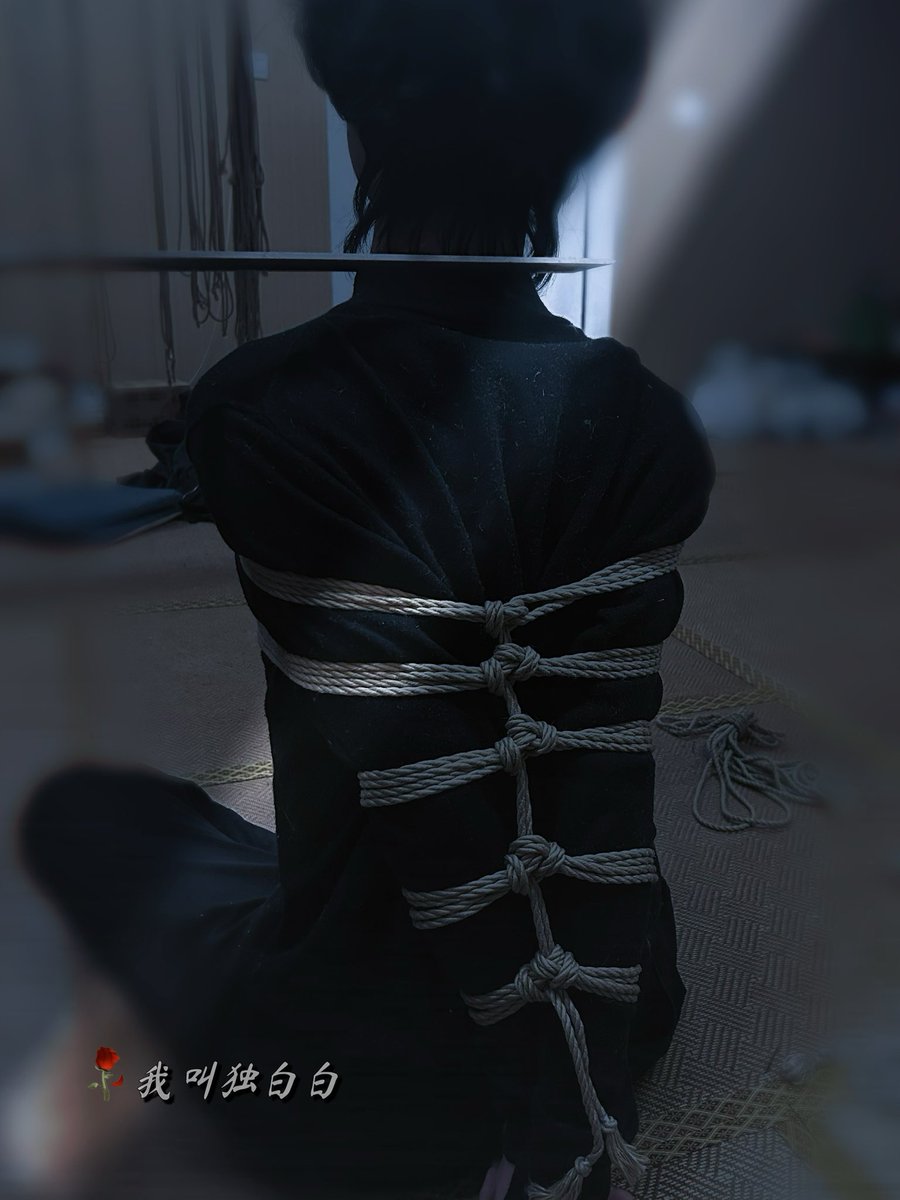 间接性清醒，持续性消沉。