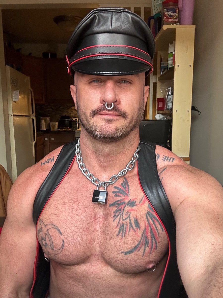GregRileyXXX tweet media