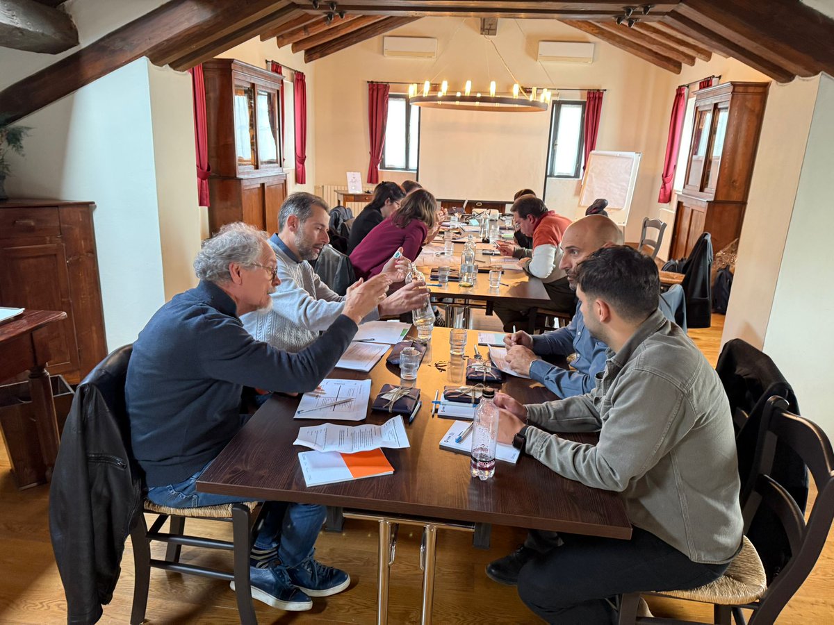 Nelle giornate del 26 e 27 ottobre, si è svolto all'interno della meravigliosa cornice del Relais #Ducadidolle il retreat annuale della Fondazione che ha rappresentato un momento straordinario di condivisione della nostra visione e degli obiettivi di crescita.
#Teamwork