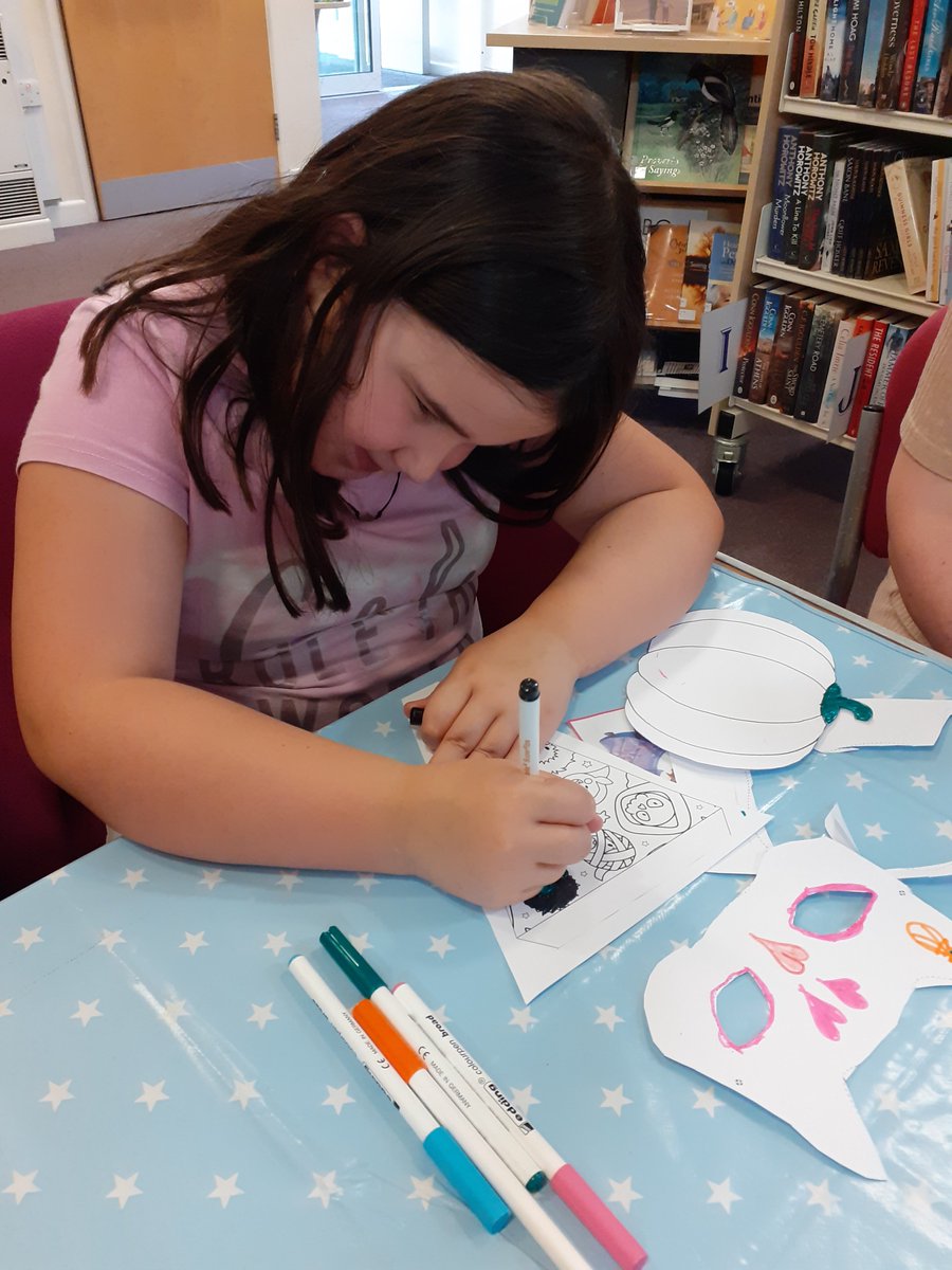 AbertridwrLib's tweet photo. Rydyn ni wedi cael amser mor wych yn Llyfrgell Abertridwr yr hanner tymor hwn. Edrychwch ar yr holl hwyl rydyn ni wedi'i gael gyda'n gilydd.
@CaerphillyLibs https://t.co/qAhEtQ9lCi