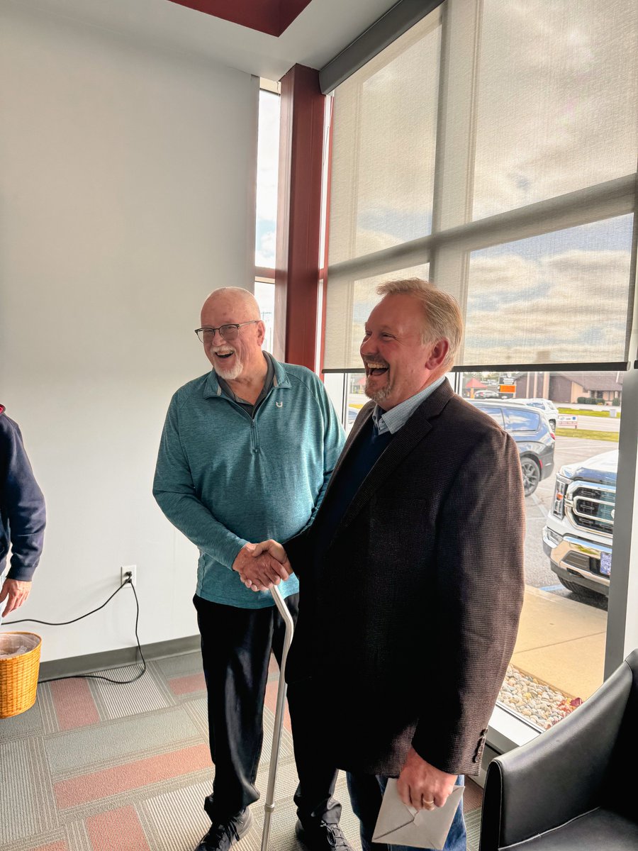 CrossroadsBank's tweet photo. ...&amp; just like that, our Chief Lending Officer, Mike Walters, is headed into a well-deserved retirement! 🎉

Thank you, Mike, for your lasting impact and commitment to our team! 👏 Wishing you all the best in this exciting next chapter! https://t.co/Gj2HguMWD1