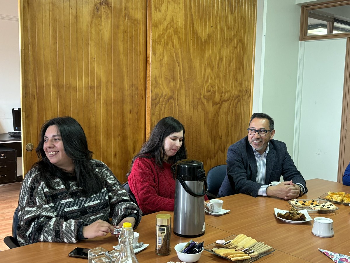 Seremi Economía Los Lagos (@seremieconomiax) on Twitter photo #Osorno| En el marco de #Semanadelasmipymesylascooperativas
el seremi de Economía, Luis Cárdenas junto a la directora de <a href="/Sct_Los_Lagos/">Sercotec Los Lagos</a> Jessica kramm comparten un desayuno con mujeres beneficiadas del Programa Pioneras.
#LaRedQueImpulsaChile #Osorno| En el marco de #Semanadelasmipymesylascooperativas
el seremi de Economía, Luis Cárdenas junto a la directora de <a href="/Sct_Los_Lagos/">Sercotec Los Lagos</a> Jessica kramm comparten un desayuno con mujeres beneficiadas del Programa Pioneras.
#LaRedQueImpulsaChile