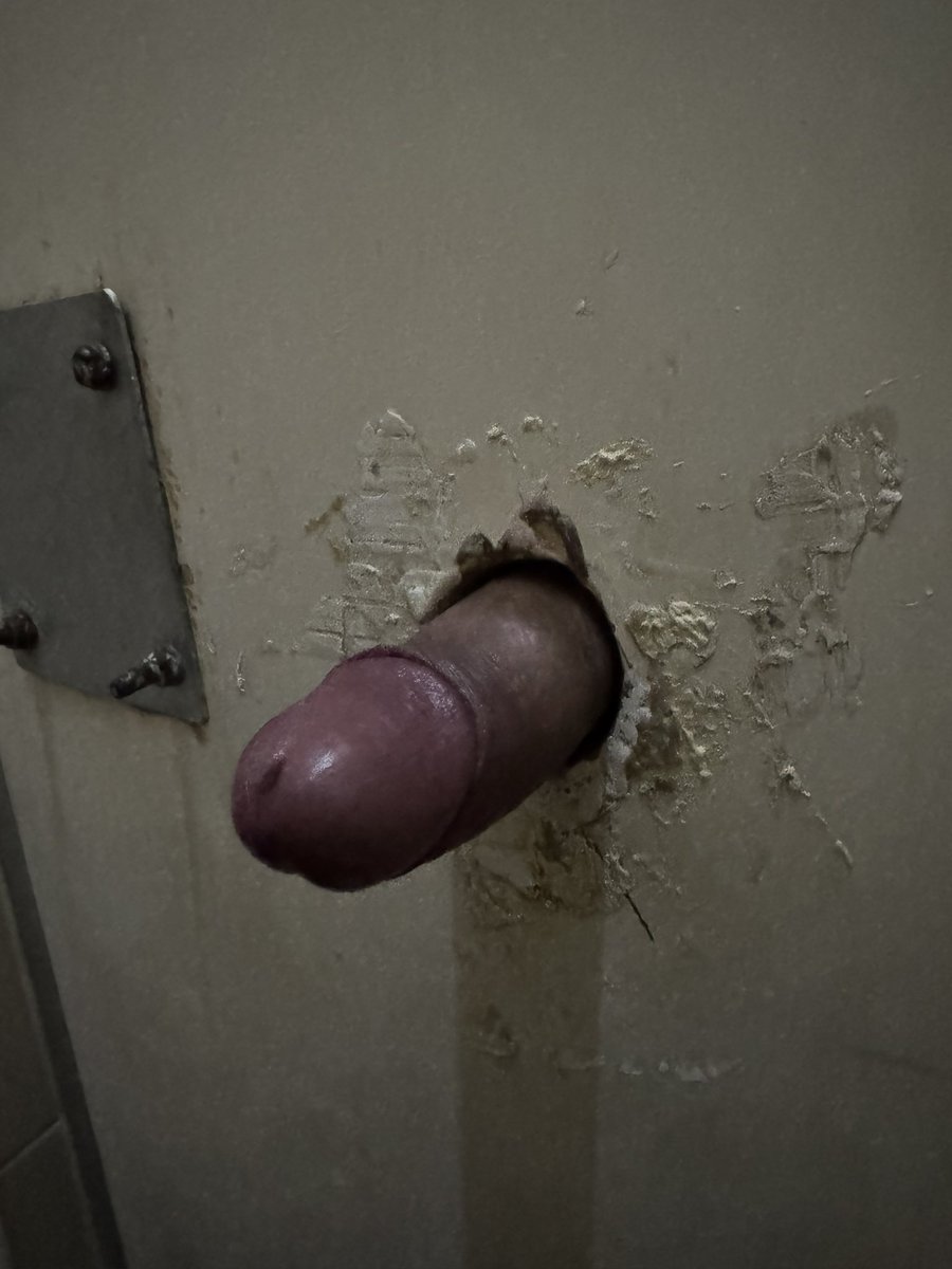 ฝนตกละเงียบเหงา ไม่ต้องถามนะว่าที่ไหน ไม่ขอลงบอกลายละเอียด