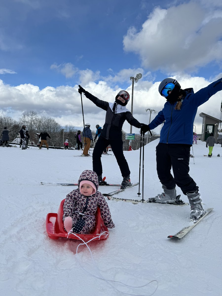 Ski season is coming up and booking fast! Wonderful skiing (Ski Big Bear) is only a 2.5h drive from New York! Our Flyingdutchman Cottage is on the ski hill. For more information check Instagram @flyingdutchmancottage.