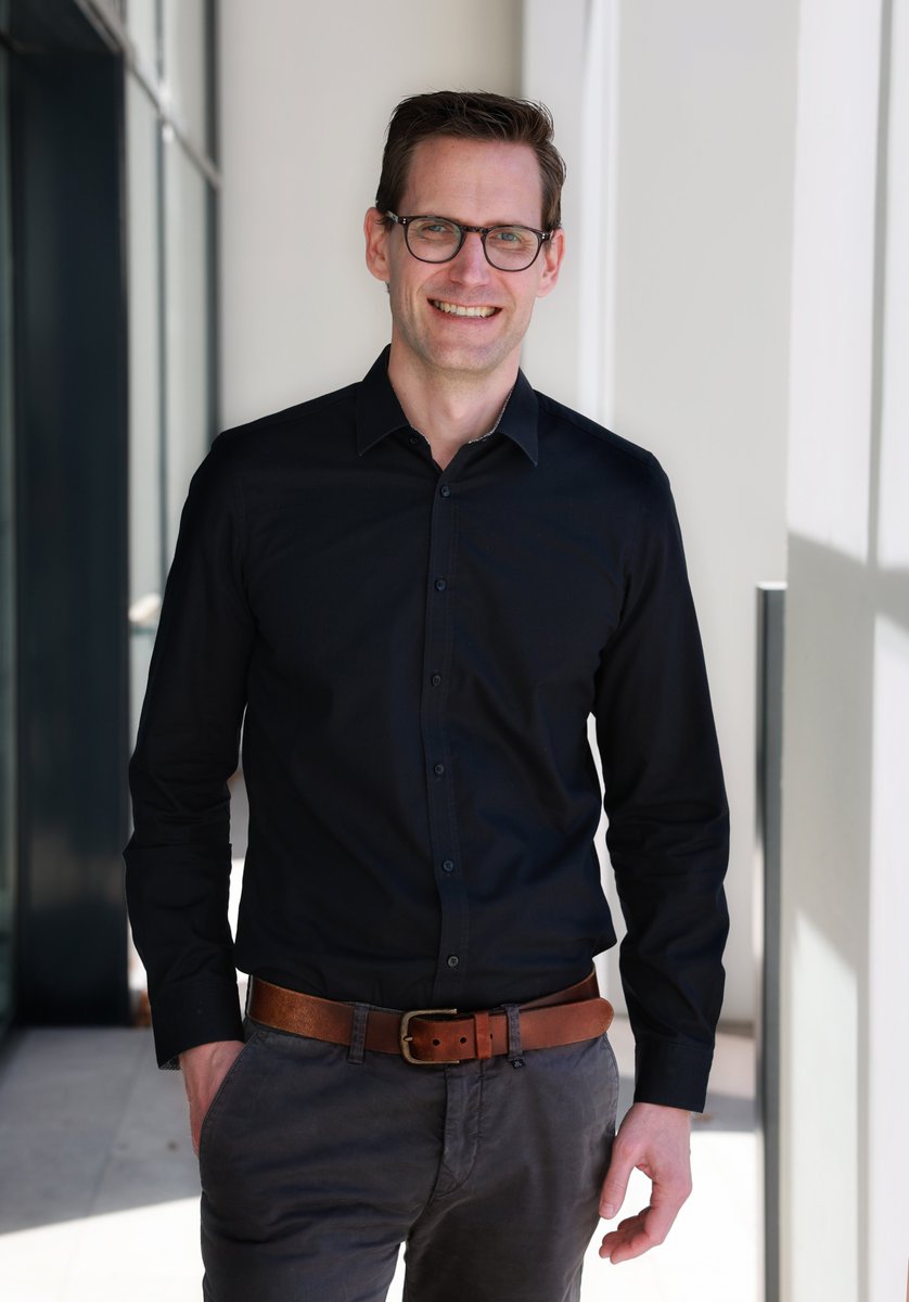 Herzlichen Glückwunsch in den Nord-Osten: Prof. <a href="/RalfJendyk/">Ralf Jendyk</a>, sehr geschätzter Kollege im #DEGAM-Präsidium, ist seit 1.11.2024 neuer Direktor des Instituts  für Allgemeinmedizin der Universitätsmedizin Rostock. Wir gratulieren, lieber Ralf! <a href="/aerztezeitung/">Ärzte Zeitung</a>: tinyurl.com/38ne99b3