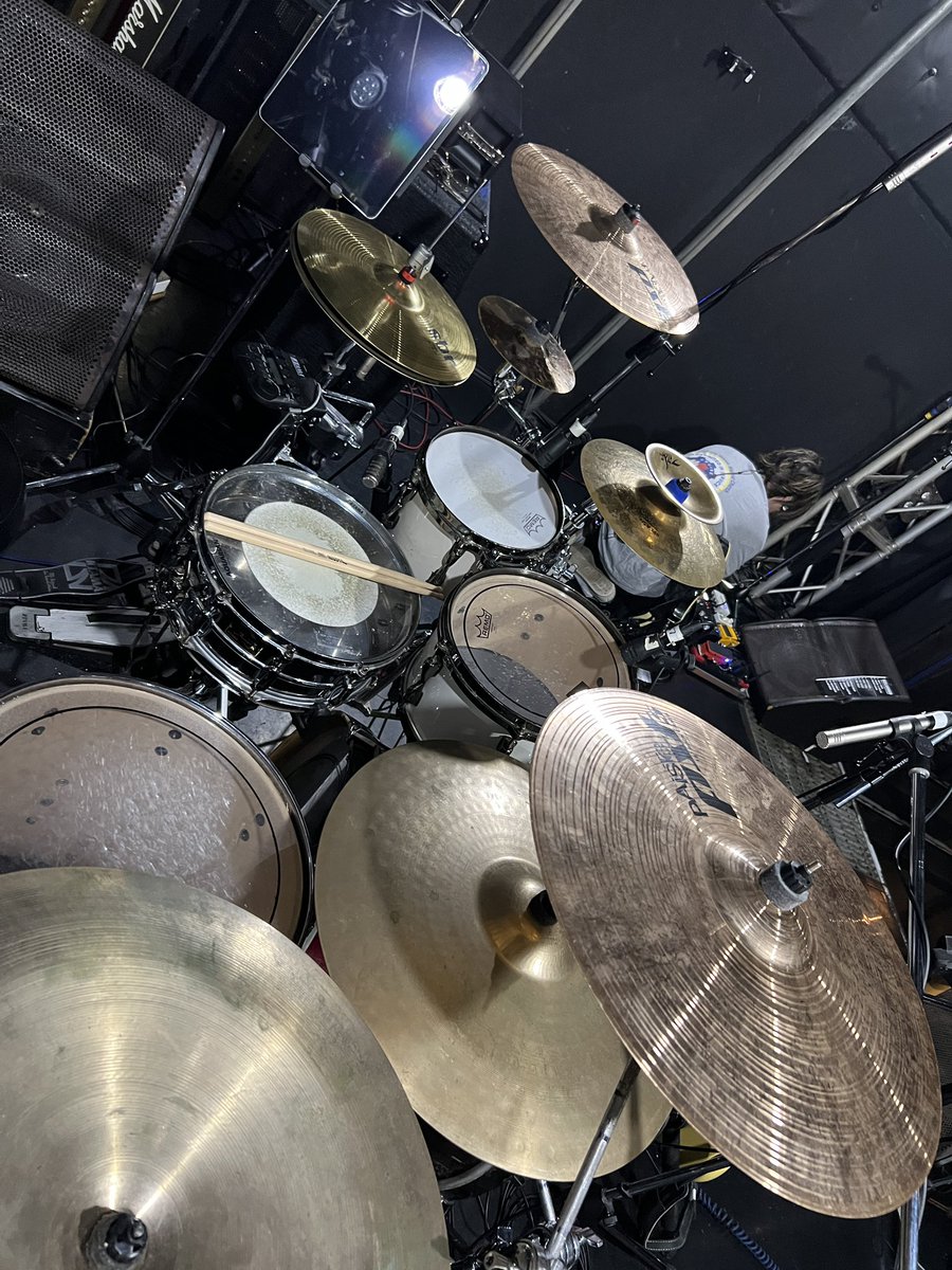 BUN_HARVEST's tweet photo. 昨日と今日のお城。
GELUGUGUではサブスネア代わりに10インチを使ってます。
基本は12.16の3点セットからの派生。
白タム使う機会が増えてうれしい限り
@TAMADRUM_Japan
#tamadrum https://t.co/cTBL9N8Ruk
