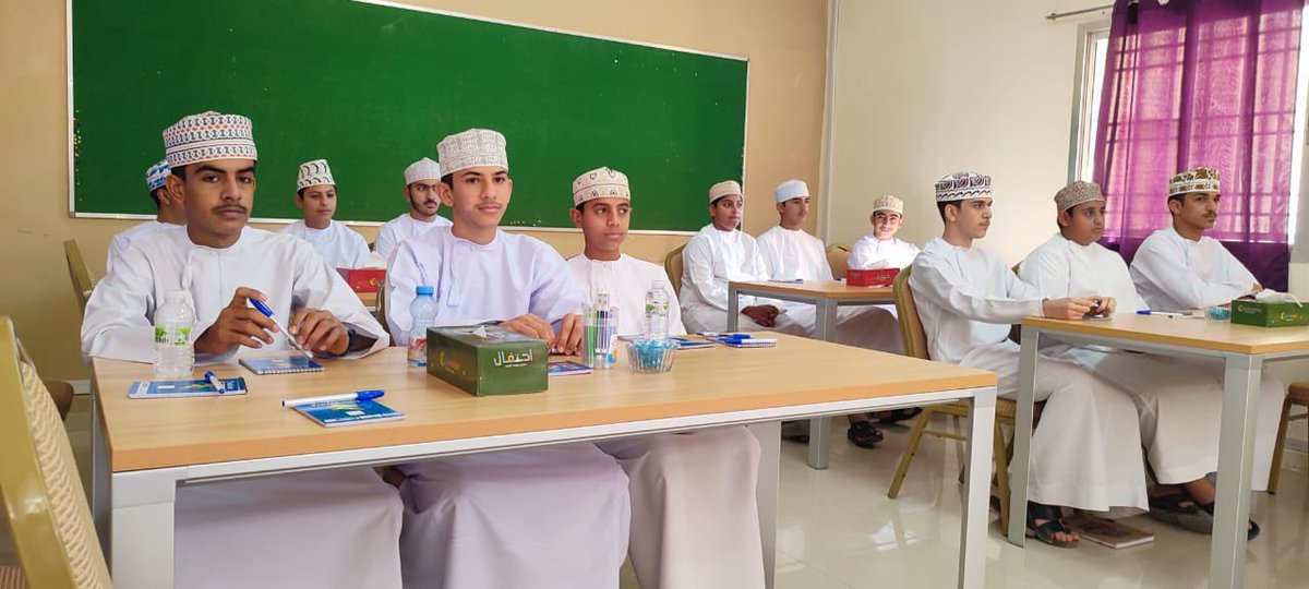 في نطاق الاستعداد لمسابقة المناظرات المدرسية شارك فريق المدرسة في ورشة المناظرات والتي أقيمت بمركز التدريب بالحزم 
تحت إشراف الاستاذ : طلال الرمحي  ( معلم اللغة العربية ) مشرف المسابقة