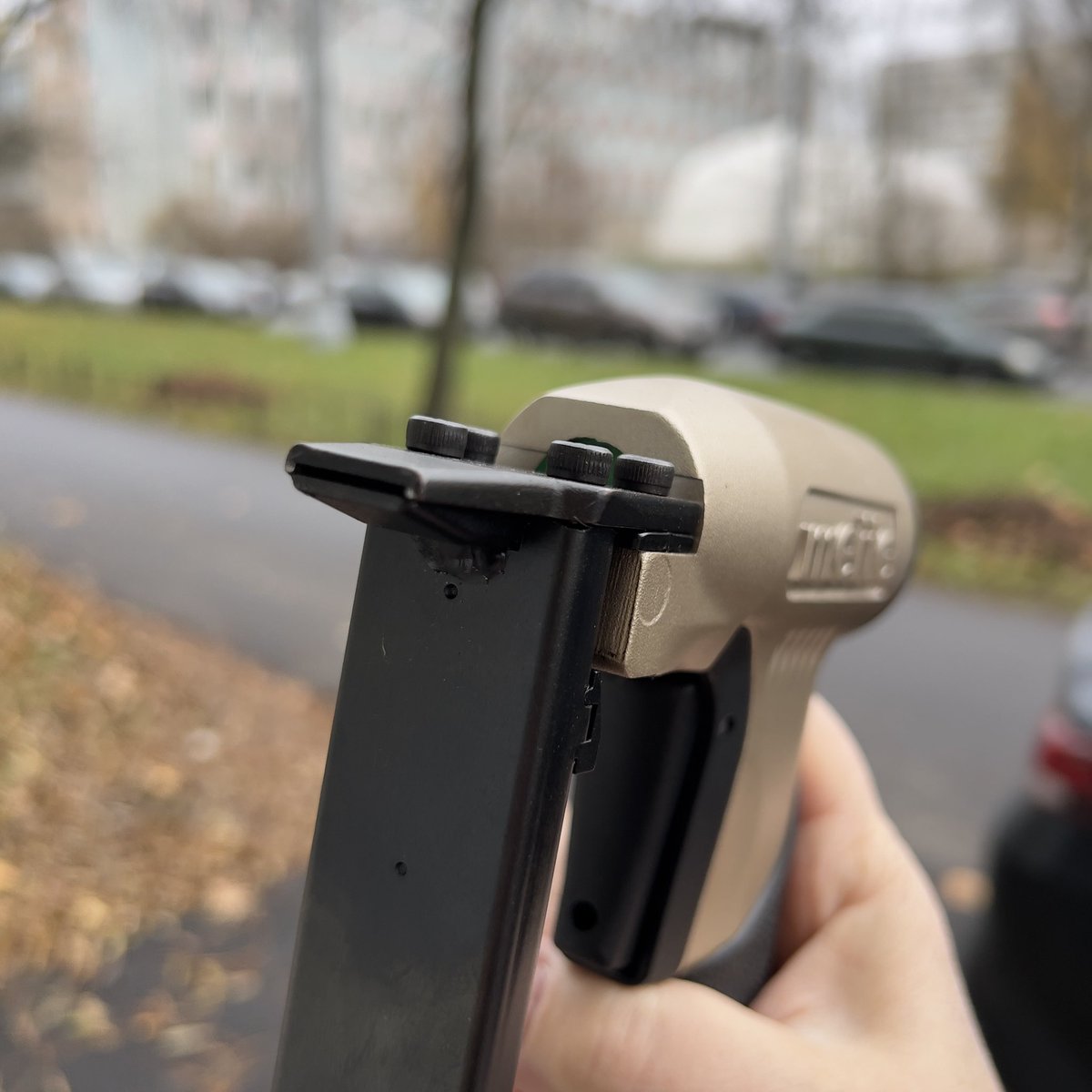 KOZHZAM_SPb's tweet photo. Пневматический скобозабивной пистолет. 
Звоните:
📞 +7 (812) 775-82-05 - Чугунная 14 И
📞 +7 (812) 775-82-08 - Ленинский пр-т 128 https://t.co/JTFCT5yNMJ
