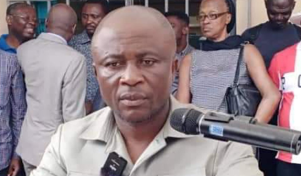 Gabon : Dynamique Unitaire appelle à voter « Non » au Référendum gabonclic.info/gabon-dynamiqu… Le dimanche 3 novembre 2024, la centrale sndicale, par la voix de son président intérimaire #RogerOndoAbessolo, a exprimé sa position concernant le prochain #référendum..