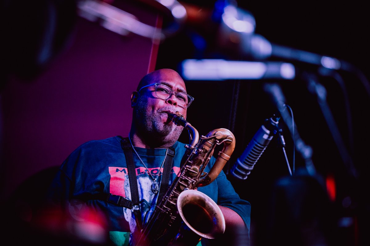 El Molino (@molinobarcelona) on Twitter photo Quin cap de setmana. Hem reobert El Molino amb 6 concerts en 3 dies.
Aquí les fotos del concert inaugural de <a href="/KahilElzabar/">Kahil Elzabar</a>. Si us el vau perdre, teniu una última oportunitat aquest divendres.
El Molino no para. Agenda setmanal completa: elmolinobarcelona.com/agenda Quin cap de setmana. Hem reobert El Molino amb 6 concerts en 3 dies.
Aquí les fotos del concert inaugural de <a href="/KahilElzabar/">Kahil Elzabar</a>. Si us el vau perdre, teniu una última oportunitat aquest divendres.
El Molino no para. Agenda setmanal completa: elmolinobarcelona.com/agenda