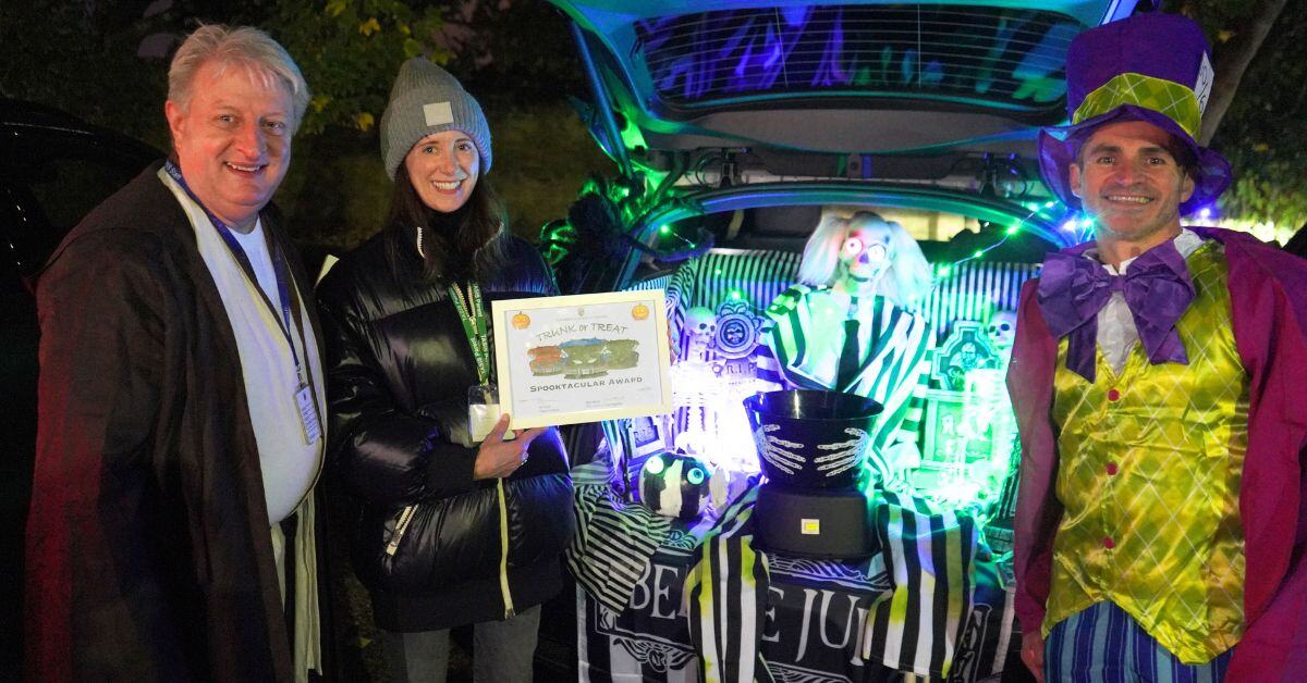 tasisengland's tweet image. From “Trunk or Treat” to #HalloweenCostume contests, our Halloween was filled with spook-tacular memories and sweet treats. 🎃🦖👻
🔗 See more photos: bit.ly/3YA3UCV
#TASISEngland #InternationalSchool