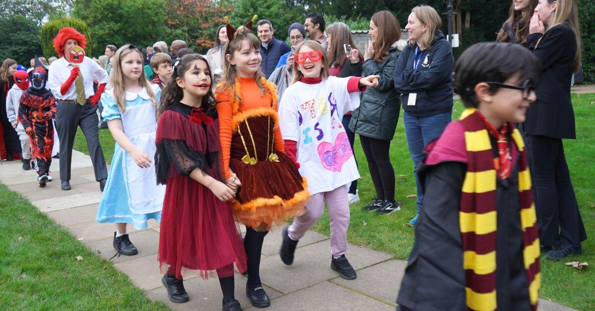 tasisengland's tweet image. From “Trunk or Treat” to #HalloweenCostume contests, our Halloween was filled with spook-tacular memories and sweet treats. 🎃🦖👻
🔗 See more photos: bit.ly/3YA3UCV
#TASISEngland #InternationalSchool