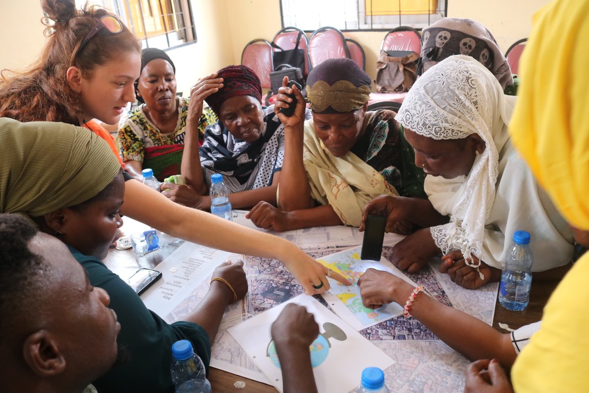 🌍 CartONG est de retour de Tanzanie après une mission sur l'action anticipatoire avec le réseau #H2H. En collaboration avec #OpenMapDevelopmentTanzania, nous avons réalisé un diagnostic des besoins à Dar es Salaam et animé des ateliers de #CartographieParticipative.