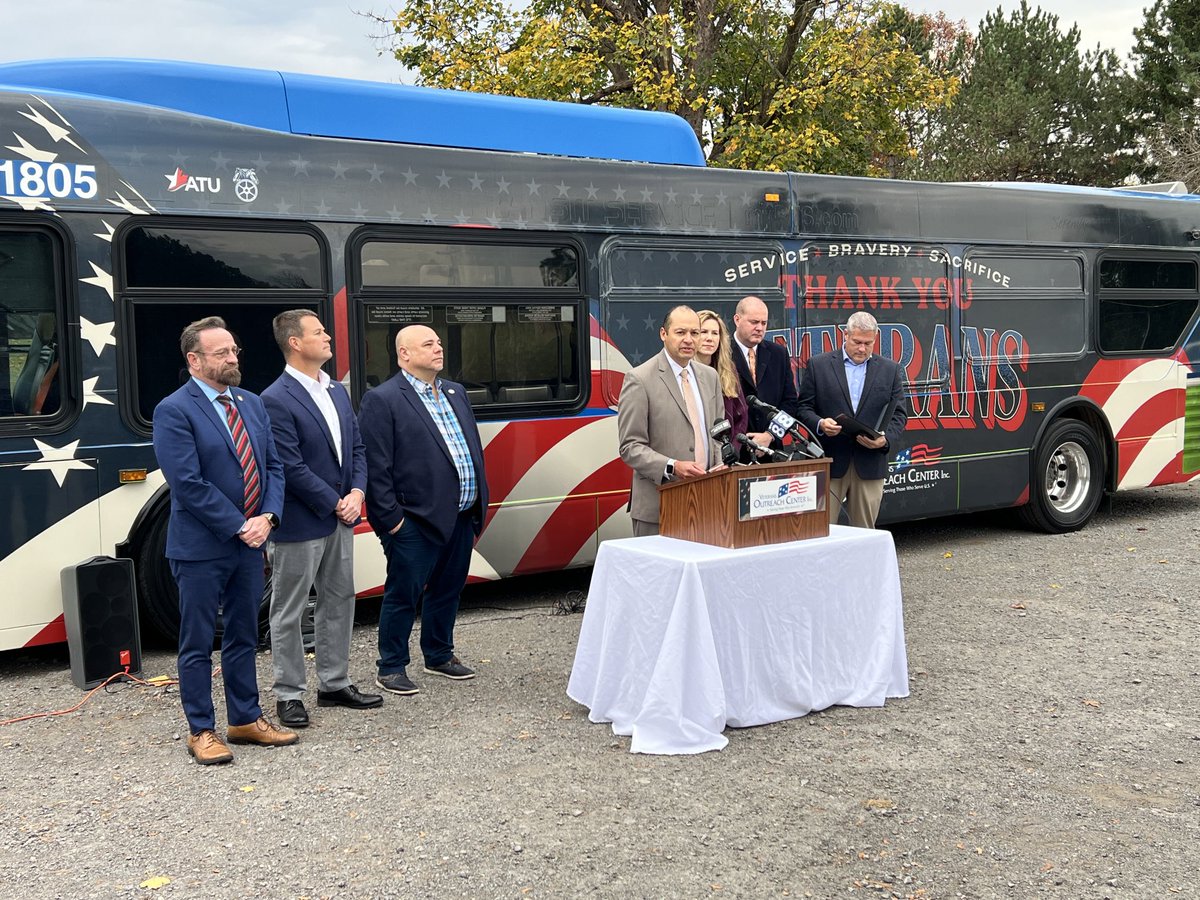 tombrede's tweet photo. Thank you, Veterans! ⁦@enjoyRTS⁩ CEO Miguel Velazquez was joined by ⁦@monroecounty_ny⁩ Executive Adam Bello, ⁦@HarryBBronson⁩, ⁦@VOCROC⁩, Monroe County Veterans Services, ⁦@ATUlocal282⁩, and @teamsters Local 118 to unveil the 2024 veterans bus. https://t.co/SmDKMOkMDj