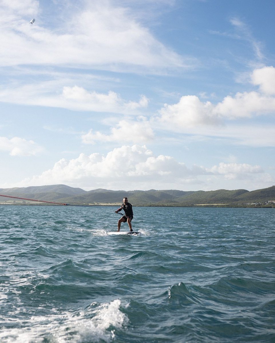 freestyle_watch's tweet photo. Riding the chill and catching the thrill 🌊 The Cool Shore Freestyle watch is built for every wave, every season ⌚🏄 #wakesurf #wakesurfing #wakesurfpics #surfingtime #surflifestyle #watchpics   https://t.co/7Gj0Cb7uCE https://t.co/lvngKLCKWc