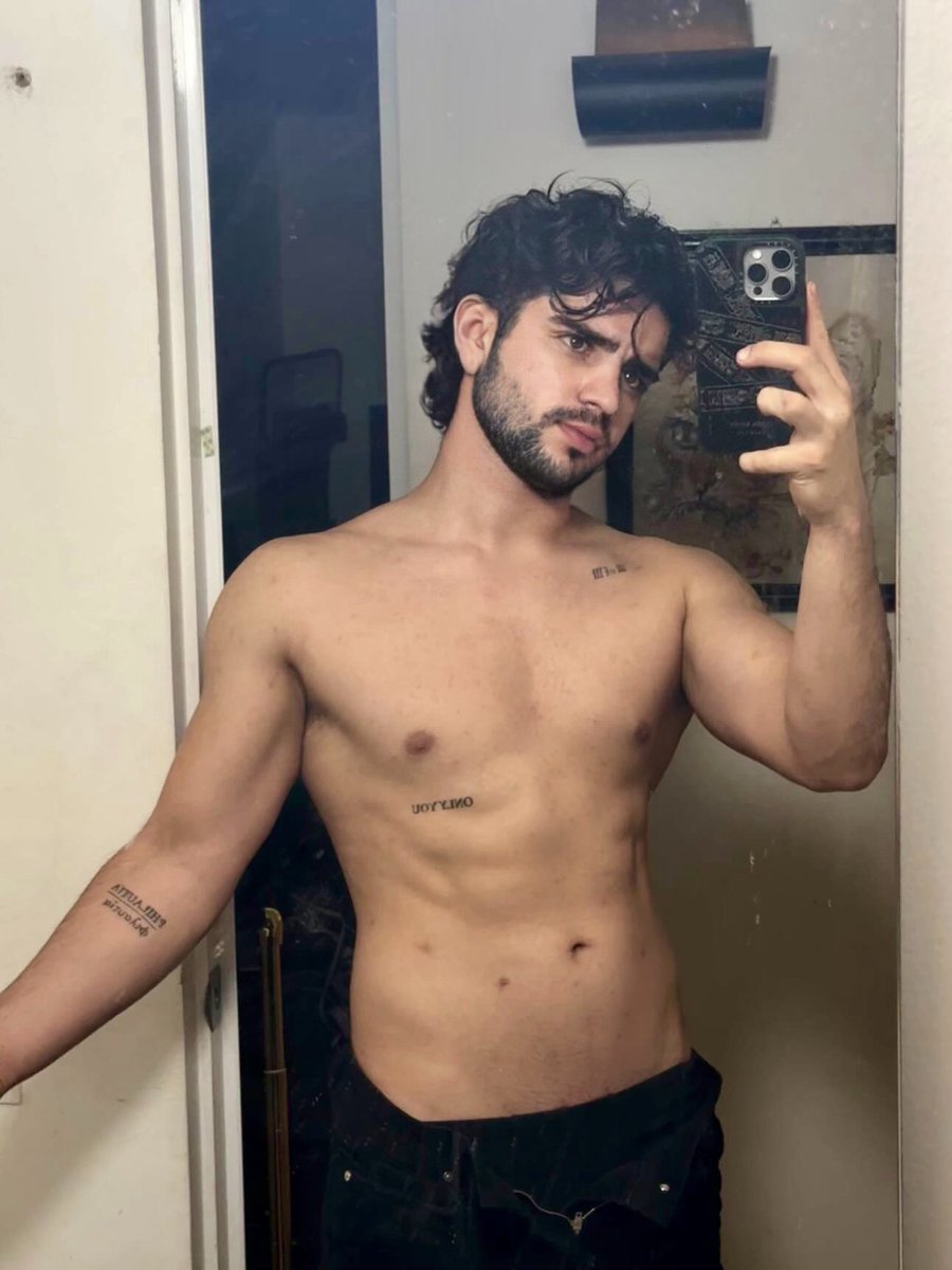 ArnMercurio's tweet photo. Que dicen, me vería bien barbón? 😏 https://t.co/HIHlBkckqW