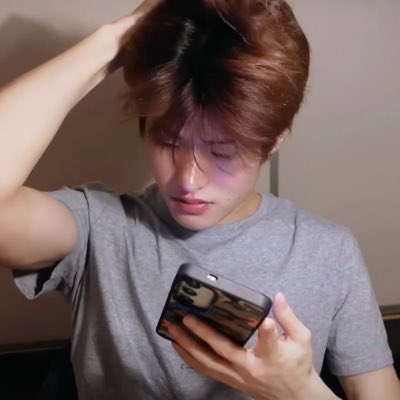 มาค จะไปงานเลี้ยงกับแม่ ไปแต่งเนื้อแต่งตัวให้มันดีกว่านี้หน่อย ..มาคเปนตัวของตัวเอง มาคผิดตงไหน #.NewProfilePic