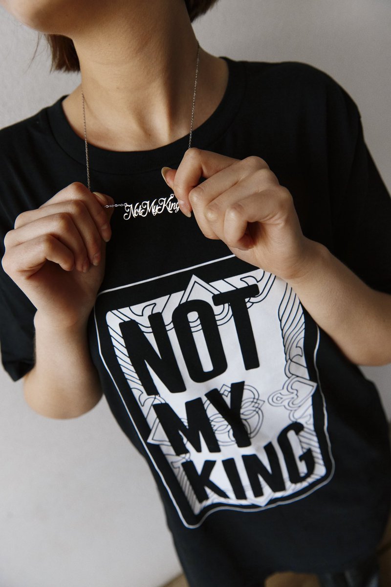 The fact the Royal Family are making millions off the NHS and other public services while we pay taxes to fund it (and them!) is INSANE.

#NotMyKing #NotMyGreedyKing