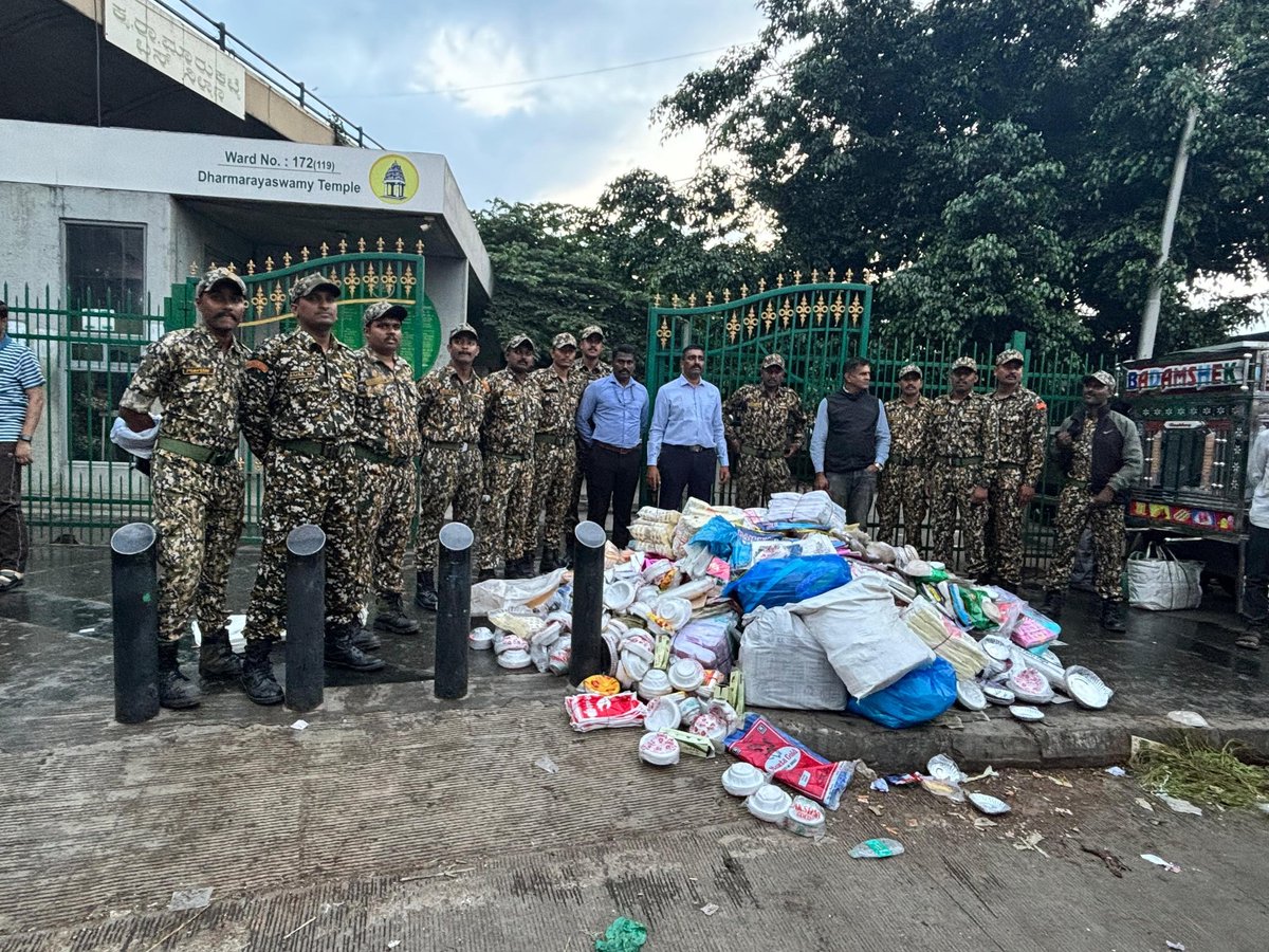 BCCCofficial's tweet photo. Single use plastic drive taken in south zone by BSWML dept.  
Padmanabhanagar 1 case,
50,000 penalty, 600KG plastic sized.
KR Market and Avenue road  11 cases, 80,000 penalty, 1,500 KG plastic sized. 
Mysore road 01 case, 10,000 penalty, 100KG plastic sized. https://t.co/sWjfm9Rvtd