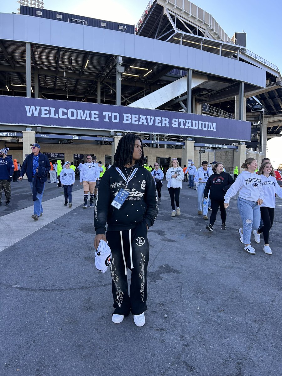jordancleaves4's tweet image. Thank you @PennStateFball  for a great time. Thank you @calebtyler_psu  for the invite really appreciate it. @tyler_calvaruso