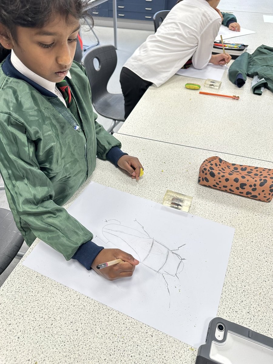 HallfieldSchool's tweet photo. Year 4 is diving into the world of creepy crawlies in art this term! ๐๐ท๏ธ Today, they kicked things off by learning drawing techniques and mark-making to bring these tiny creatures to life. Canโt wait to see their creations! ๐จโจ #ArtClass #HallfieldPrep #specialist https://t.co/TgQE4f20p5