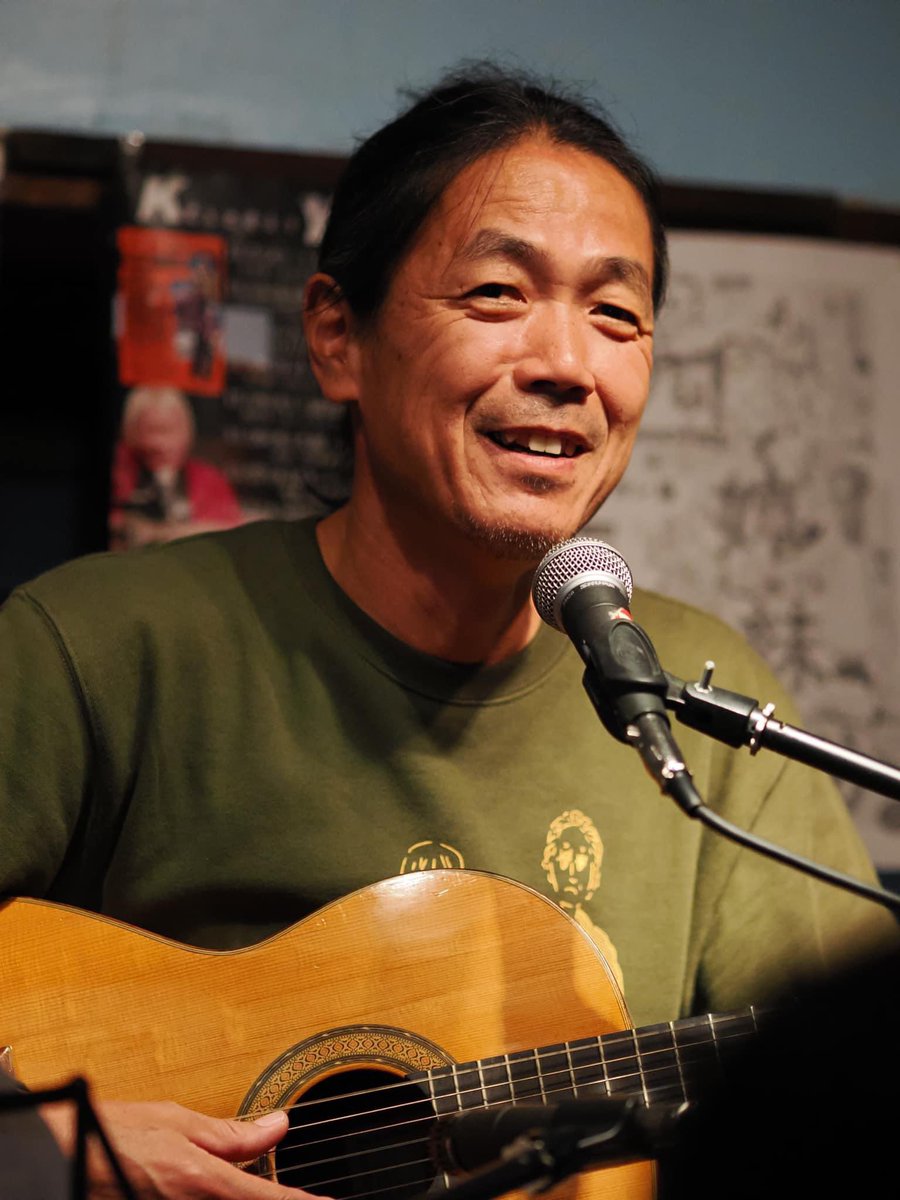 マジウュリンガ11最高でした

優作さんのギターは僕の音楽を否定しない
けれど
肯定もしない

その距離が丁度いい

大好きな"タミー"からの"マミー"

犬ころで多美に因んで"タミー"編曲して使ったの多分みんな知らない

それでいい

その距離が丁度いい

p.s. イズミさんもちゃんと演りました