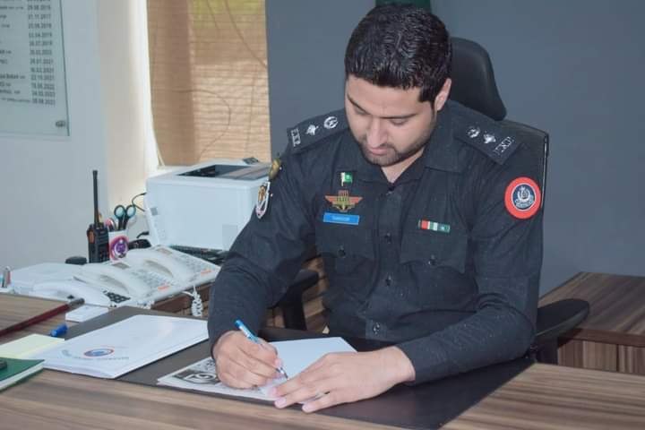 BarkatMwt's tweet photo. یہ زیادتی ہے لکی مروت عوام کے ساتھ پلیز اللہ رسول کا واسطہ ہے تیمور خان کو لکی مروت سے تبدیل مت کرو ۔ https://t.co/nSPH3UBYCn