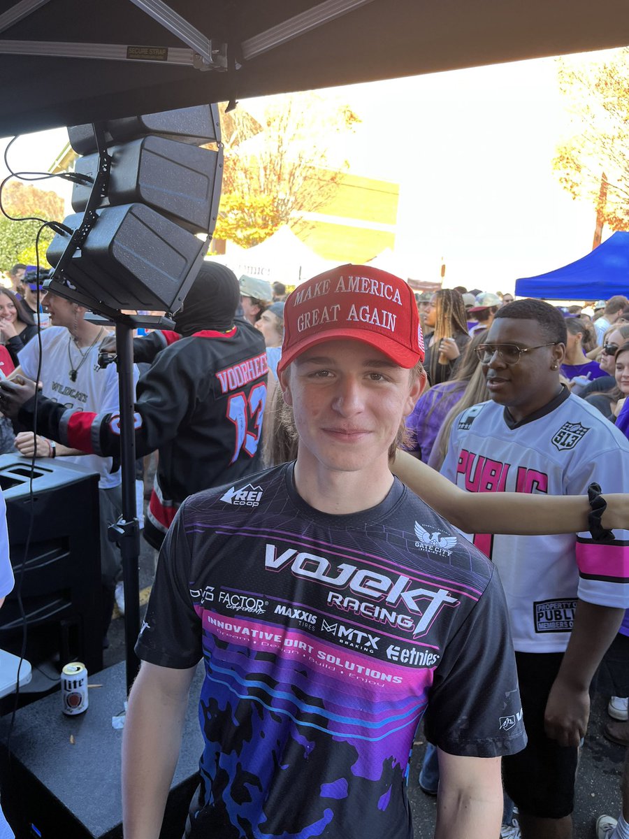 TrumpStudents's tweet image. THANK YOU @RestoretheRep for helping support our WESTERN NC WEEKEND OF ACTION

✅Donated thousands in Helene relief

✅ Helped Voters Identify How To Vote 

✅Registered Voters on Last Day of EV 

WE ARE ALMOST THERE, KEEP PUSHING! FIGHT, FIGHT, FIGHT! 🇺🇸