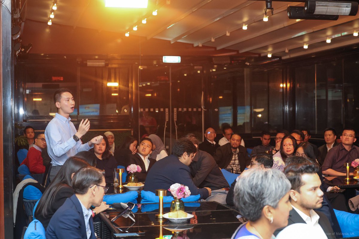 MYHicomLondon's tweet image. YB Senator Datuk Seri  Amir Hamzah Azizan, @MOFmalaysia hosted a dinner for Malaysian corporate and business community in the UK at Cempaka Kensington Restaurant on 31 October.
