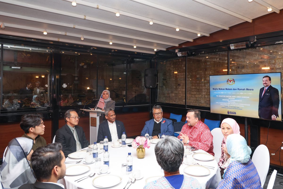 MYHicomLondon's tweet image. YB Senator Datuk Seri  Amir Hamzah Azizan, @MOFmalaysia hosted a dinner for Malaysian corporate and business community in the UK at Cempaka Kensington Restaurant on 31 October.