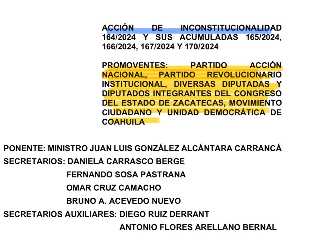 ErnestoGuerra_'s tweet photo. 🚨¿POR QUÉ ESTO QUE ACABA DE DECIR LA PRESIDENTA SHEINBAUM NO ES UN ESCÁNDALO MEDIÁTICO?

Acaba de sostener que la Corte “𝗿𝗲𝗰𝗶𝗯𝗲 𝘂𝗻 𝗮𝗺𝗽𝗮𝗿𝗼 𝗱𝗲 𝗽𝗮𝗿𝘁𝗶𝗱𝗼𝘀 𝗽𝗼𝗹𝗶́𝘁𝗶𝗰𝗼𝘀 𝗾𝘂𝗲 𝗻𝗼 𝘁𝗶𝗲𝗻𝗲𝗻 𝗽𝗲𝗿𝘀𝗼𝗻𝗮𝗹𝗶𝗱𝗮𝗱 𝗷𝘂𝗿𝗶́𝗱𝗶𝗰𝗮” 

NO Presidenta estás mal informada, NO le dicen la verdad o NO te explican bien y te estas exhibiendo. 

La Corte va a resolver un proyecto que atiende a CINCO acciones de inconstitucionalidad que presentaron TRES partidos nacionales a través de tres personas (sus dirigentes nacionales o sus órganos nacionales) DEBIDAMENTE LEGITIMADOS con personalidad jurídica acreditada para interponer acciones de inconstitucionalidad como marca el art. 105 de nuestra Constitución; también presentaron una acción una minoría parlamentaria de un Congreso estatal y un dirigente de un partido local.

Señora Presidenta Claudia Sheinbaum te están mal informando y estás transmitiendo un mensaje falso al pueblo.

Deberías tener personas que te digan la verdad constitucional, NO existen amparos de partidos son acciones de inconstitucionalidad un medio de control constitucional que aún estaba en la Carta Federal antes de tu reforma de ‘supremacía constitucional o inimpugnabilidad’ que recién acabas de publicar.

Los partidos SI TIENEN legitimación para presentar estas acciones de inconstitucionalidad señora Presidenta, mira las fotos del proyecto que la Corte va a resolver mañana: