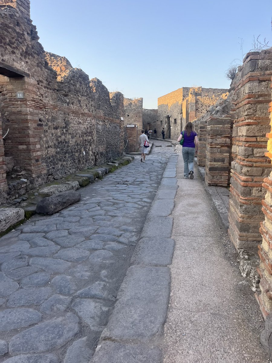 TiffinClassics's tweet photo. Streets of Pompeii https://t.co/m4pAy1XaAs