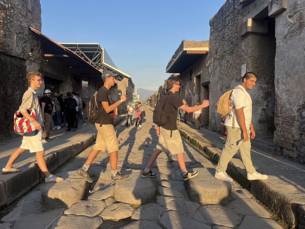 TiffinClassics's tweet photo. Streets of Pompeii https://t.co/m4pAy1XaAs
