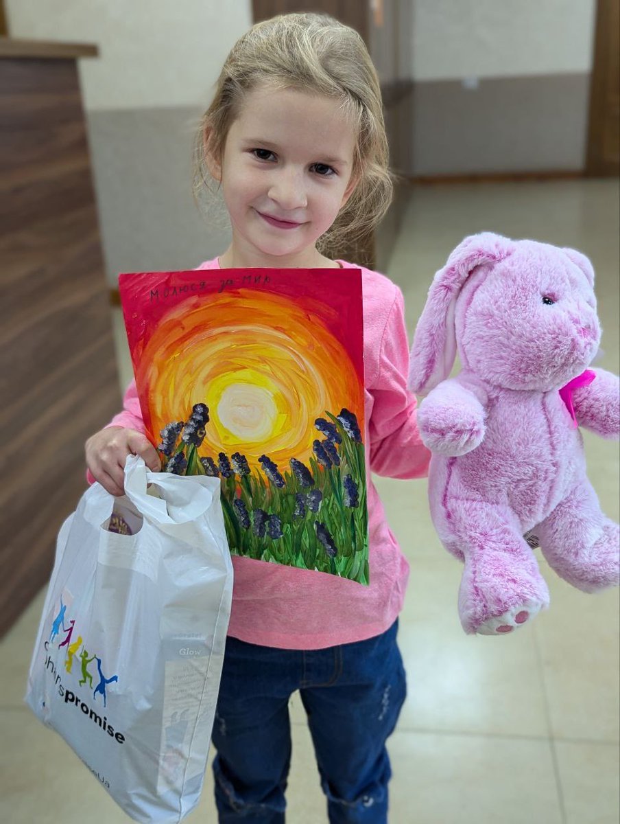 ymbefree's tweet photo. Our children in Brusyliv created nice gifts for those who protect them.
This is how they want to express their gratitude to the men and women who keep them safe. https://t.co/AAjwdPWqDK