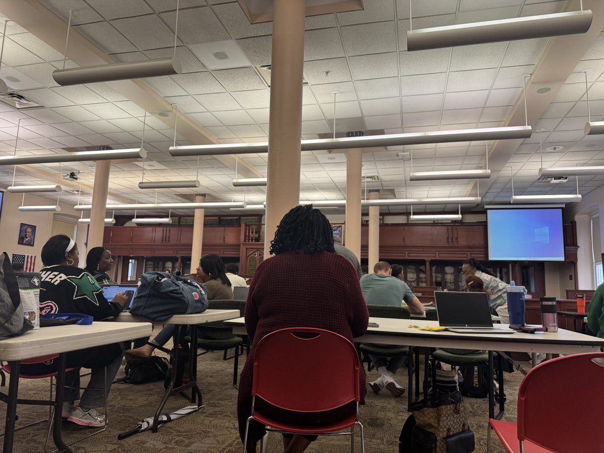 chambersjpc's tweet photo. One #favorite spot for @IPSSchools #IPSDistrictPD: @arsenal_tech, #ThankYou for all the hospitality every time we gather as #TeamIPS!
#WatchUsWork #WatchUsLearn https://t.co/gRzCg9UWqz