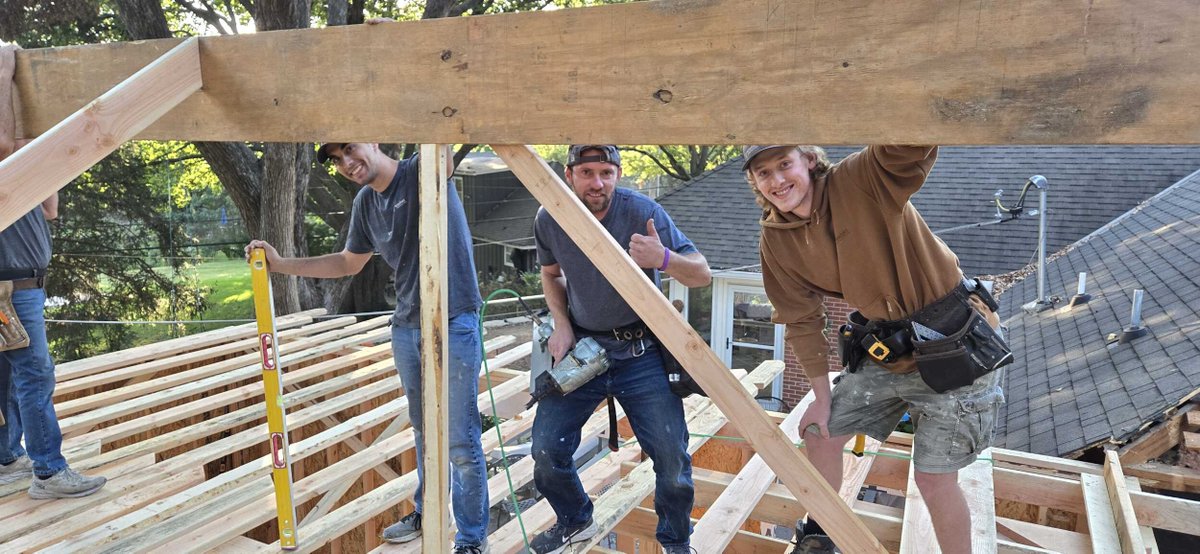 WineteerKC's tweet image. Talk about a full addition for this home in Leawood! New bedroom, two new bathrooms, a home office, and a full kitchen! The Wineteer team is hard at work getting this project done. Check out these progress pictures! 

#Homeremodeling #KCRemodeling #RoomAddition #RemodelingKC