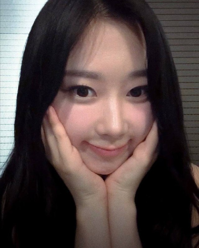 eiselle's tweet photo. Sayangkuu! Im sorry for late to celebrate your comeback. Congratulation love, aku suka banget sama lagunya! Habis di love bombing langsung jadi ganas ya (?) Hehehehe
Semoga ketemu pas promosi yaaa! Minat challenge bareng sunbaenim ❤❤ https://t.co/QaNeOMQXsb