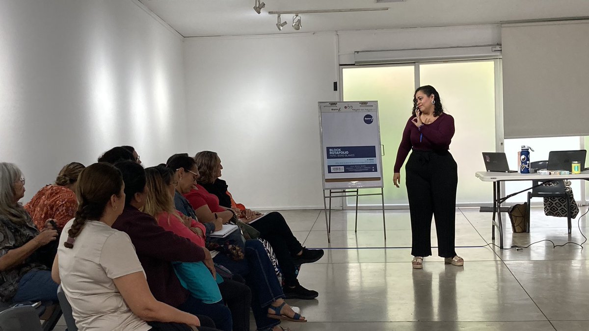 CCESV's tweet photo. 🌓Inicia #ClaroDeLuna Siete días para el #autocuido y la #reflexión con la psicóloga Majo Martínez y otras profesionales y artistas, anuncia @aortegasantos director del #CCESV. https://t.co/OBtptpzUEl