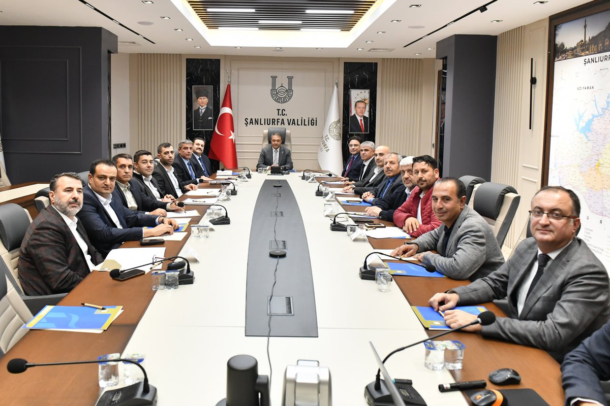 Vali <a href="/hasansildak/">Hasan ŞILDAK</a> başkanlığında Şanlıurfa Organize Sanayi Bölgesi Müteşebbis Heyeti Toplantısı gerçekleştirildi.

#ŞUOSB
#Şanlıurfa