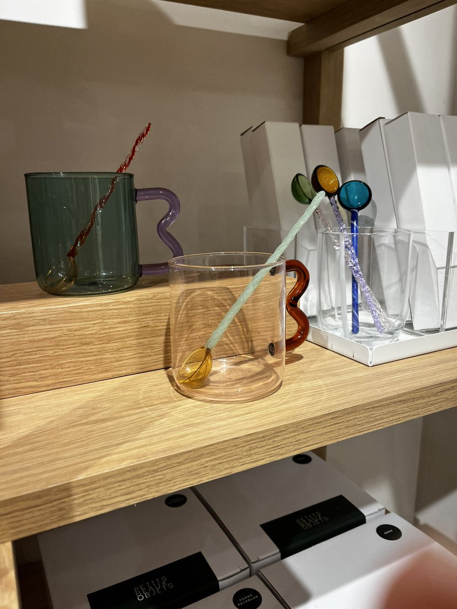 Isadora acaba de abrir un local con productos de decoración. Se llama Atelier y les aseguro que nos vamos a fundir. Para nuestra un botón: