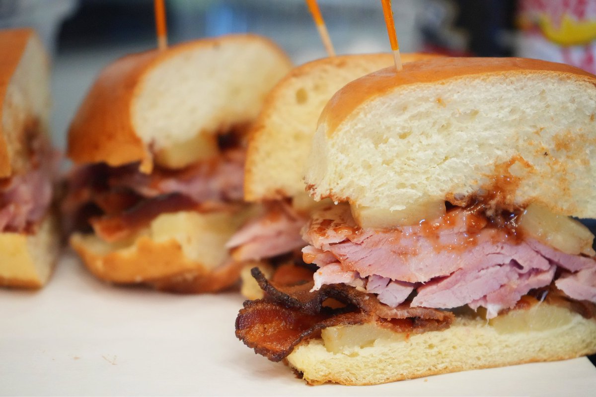 🍍 🥓 Take a trip to the sweet and savory side of sandwiches with the Hawaiian! 

#dc #districtofcolumbia #district #dceats #dcfood #dcfoodie #districteats  #dcsandwiches #sandwich
#lunch #sandwich #bestsandwiches #bacon #pineapple🍍 #pineapple #ham